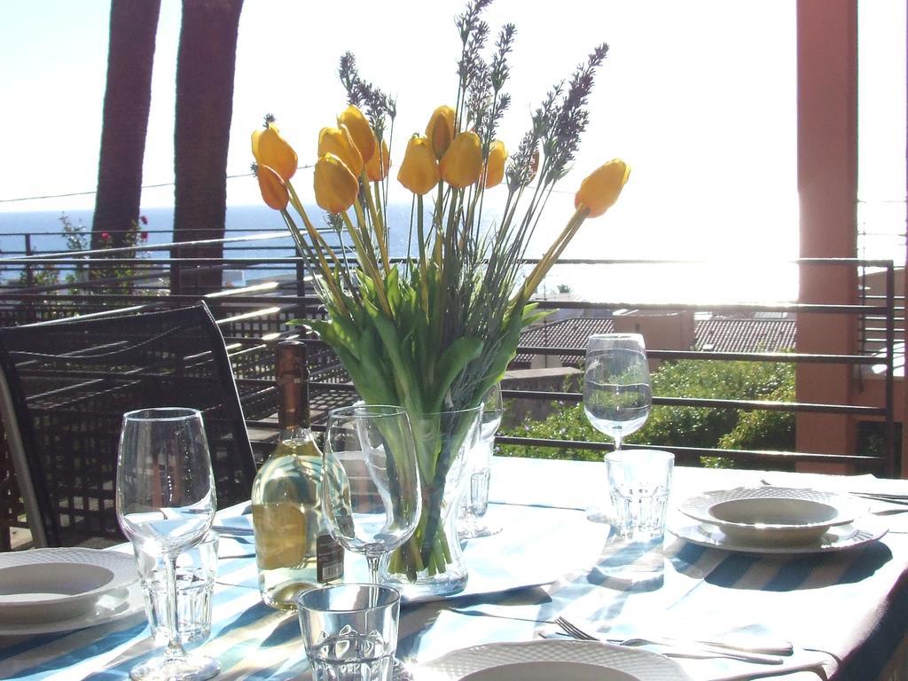 Appartement Au Chateau Vallaya Menton Exterior foto